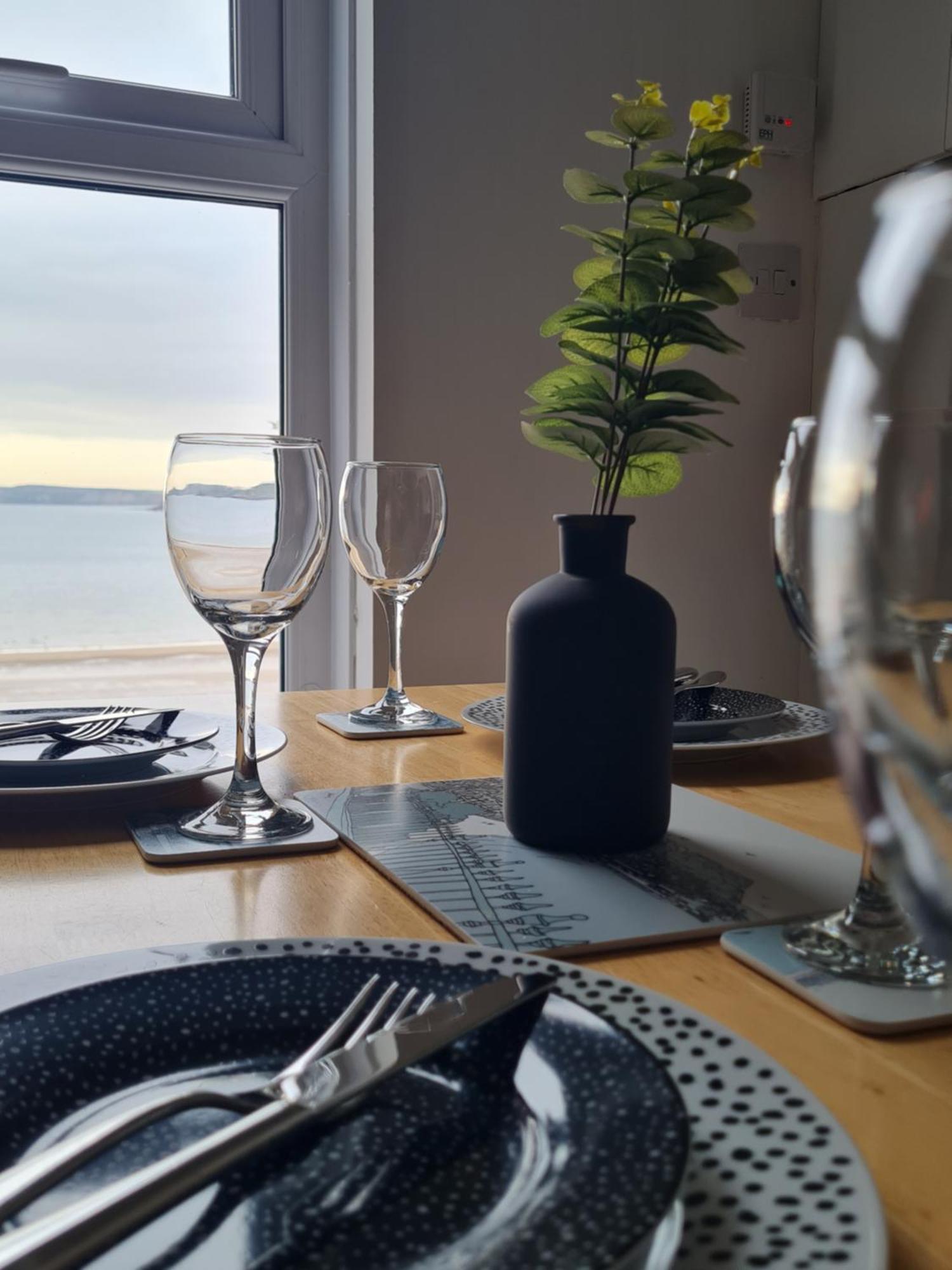 Yorkshire Rose - 2 Bed Apartment Sleeps 6 Scarborough Bagian luar foto